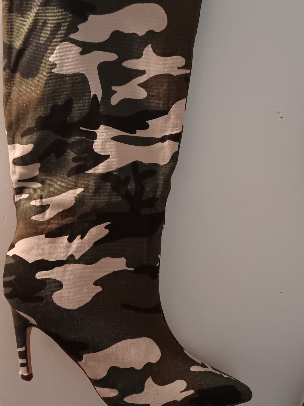 Chase & Chloe Camouflage Knee High Stiletto Boots Women's Size 8W NWOT - Picture 2 of 6
